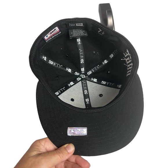 New Era NWT Chicago White Sox Black and White Basic 59FIFTY Fitted 3900 - Picture 4 of 7
